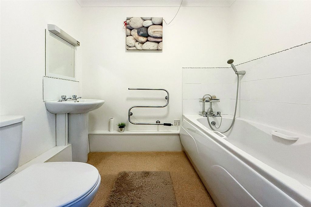 Additional image 6 of 1 bed flat for saleFitzalan Road, Littlehampton, West Sussex BN17