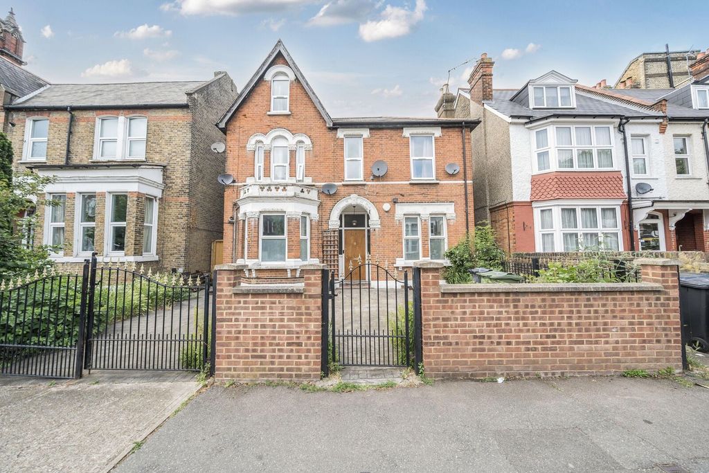 Property photo 1 of 13