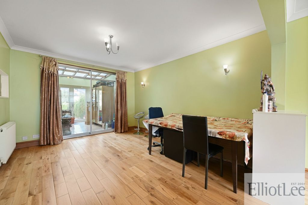 Property photo 3 of 13