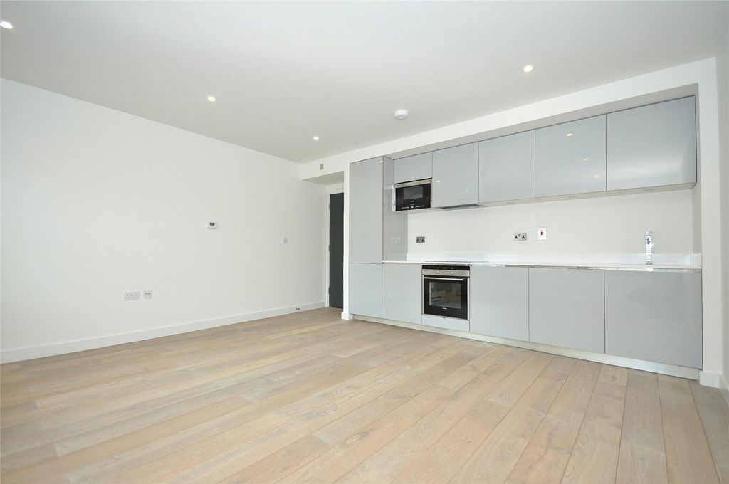 Property photo 1 of 5 St Martins Lane