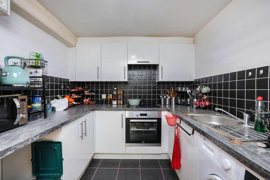 Property photo 3 of 9 Pbox-Img.Jpg
