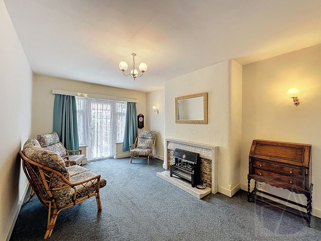 Property photo 3 of 16 4391395