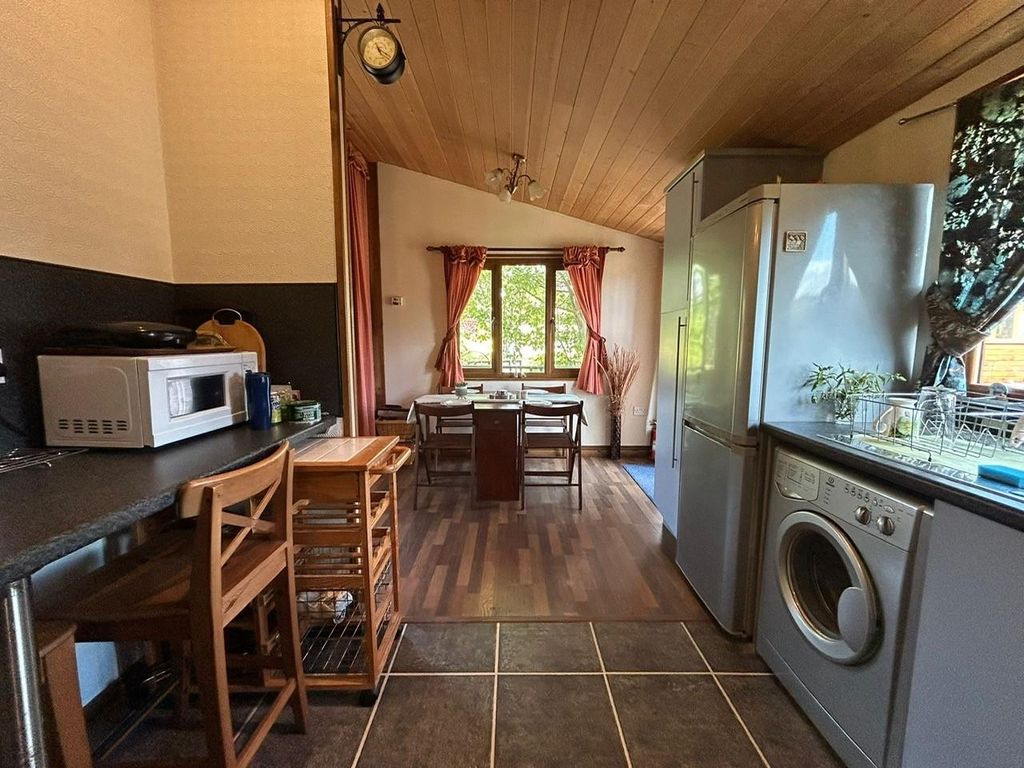 Property photo 3 of 21 30.Jpg