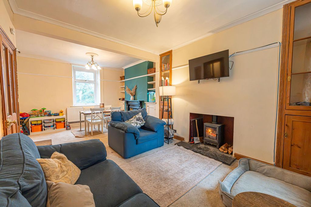 Property photo 1 of 40
