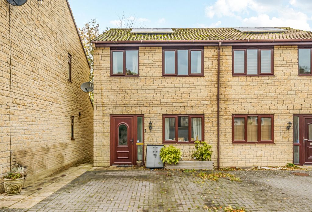 Property photo 1 of 15 1376401-2-690B675...