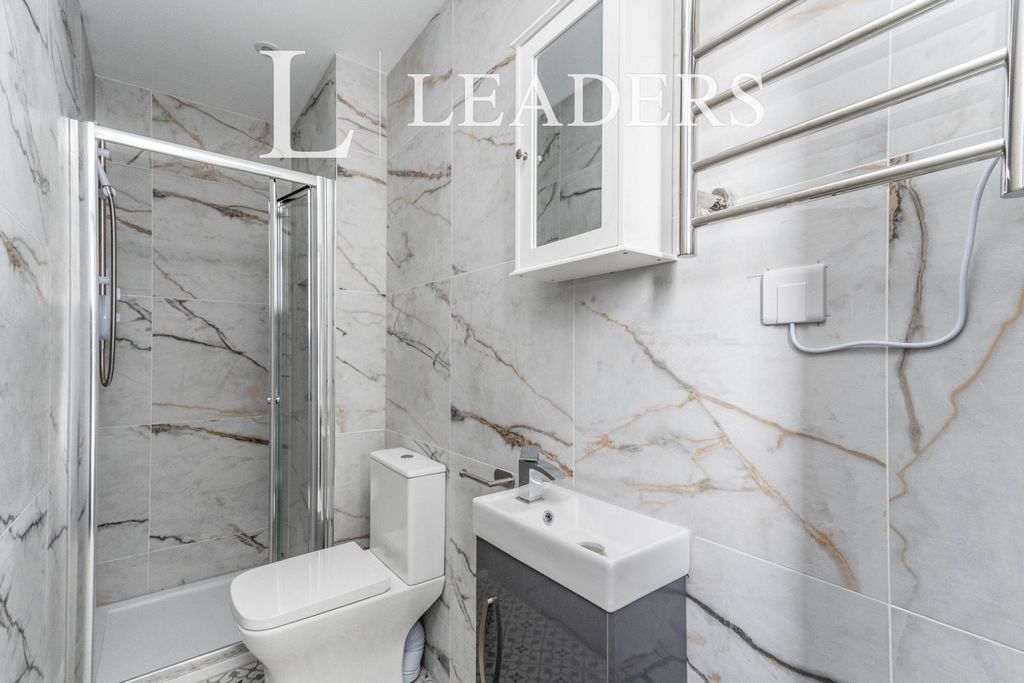 Property photo 3 of 4 Bathroom