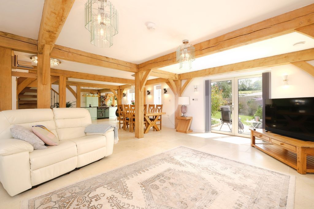 Property photo 2 of 38 10Websmeadow-25