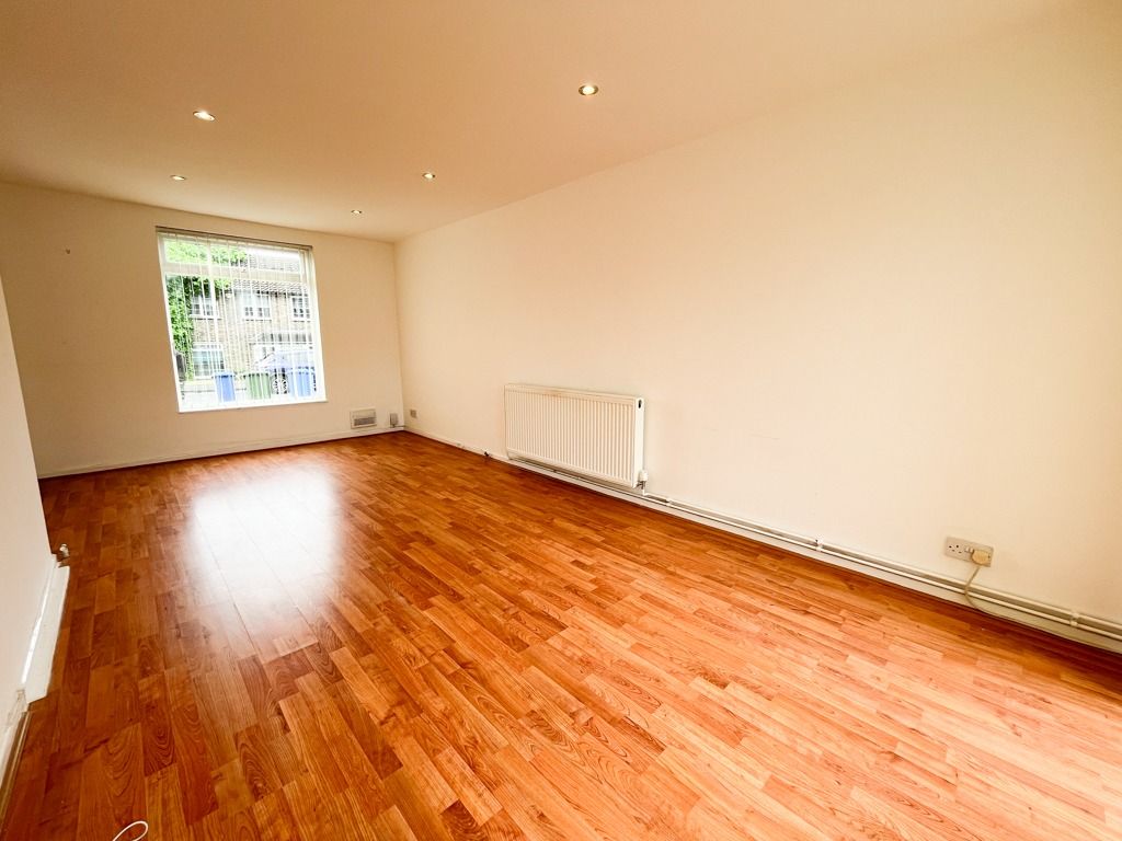 Property photo 3 of 13 3876342