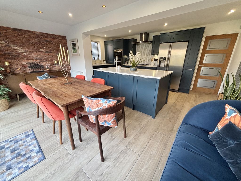 Property photo 2 of 41