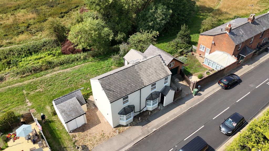 Property photo 1 of 8 Photo 7