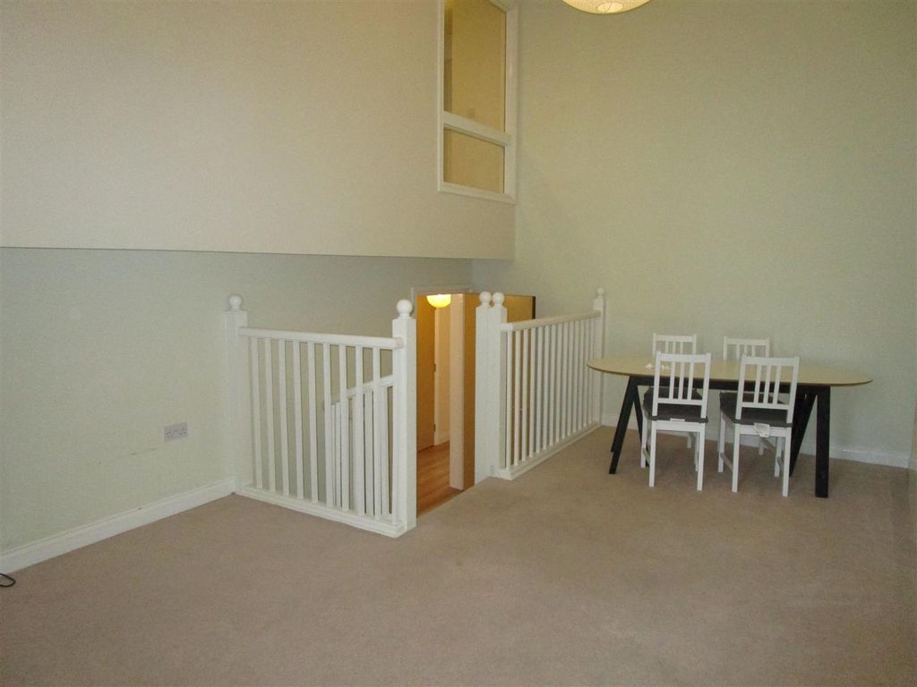 Property photo 3 of 17 Living Room (2).Jpg