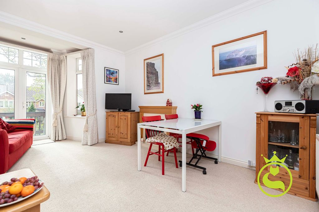 Property photo 3 of 13