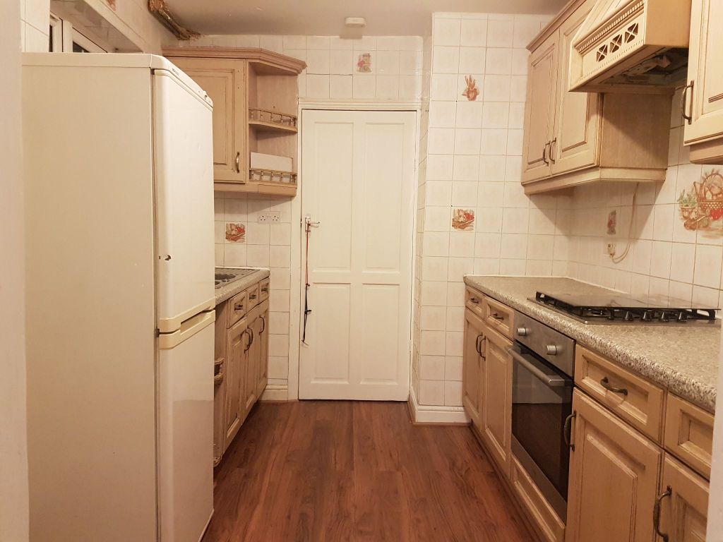 Property photo 3 of 9 Photograph 4