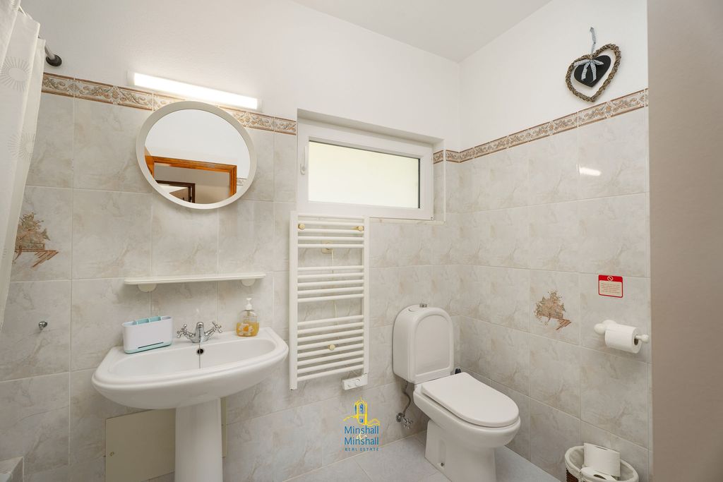 Property photo 2 of 42