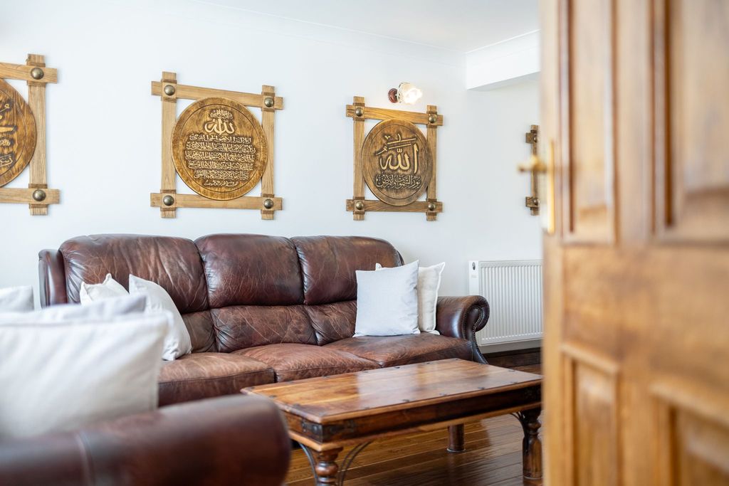 Property photo 2 of 31 Photograph 10