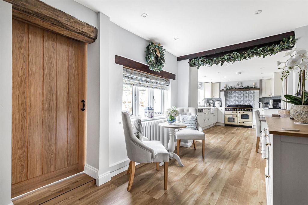 Property photo 2 of 25 12_72328.Jpg