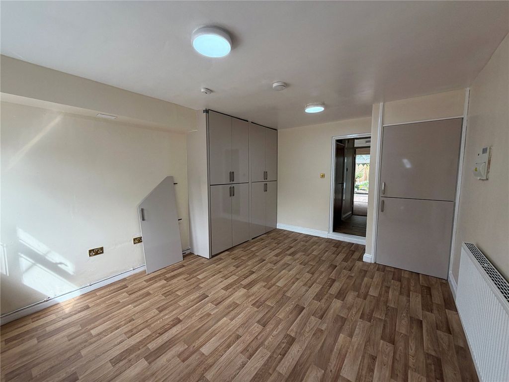 Property photo 3 of 19 Entrance Lobby