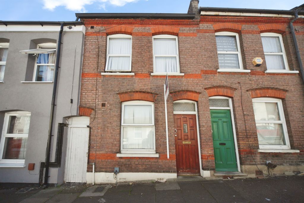 Property photo 2 of 17