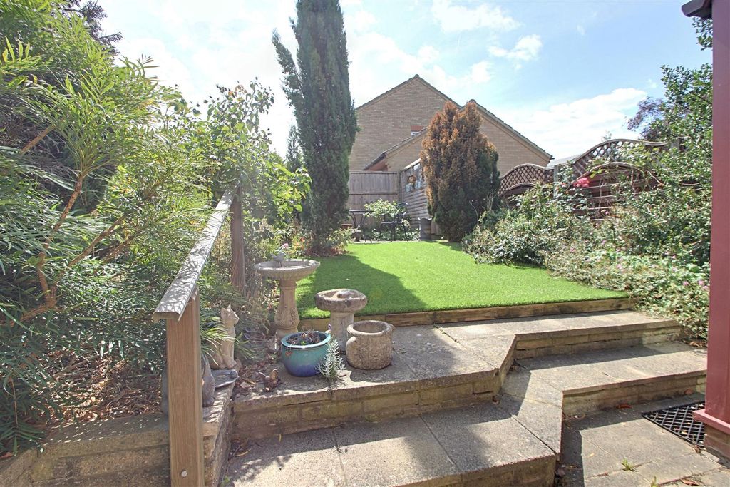 Property photo 2 of 14 Garden.Jpg
