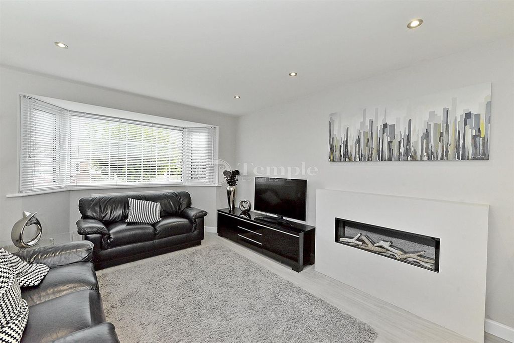 Property photo 3 of 22