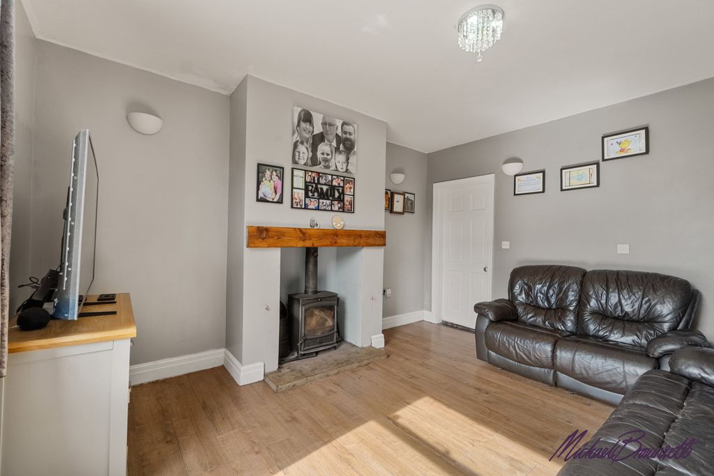 Property photo 2 of 26