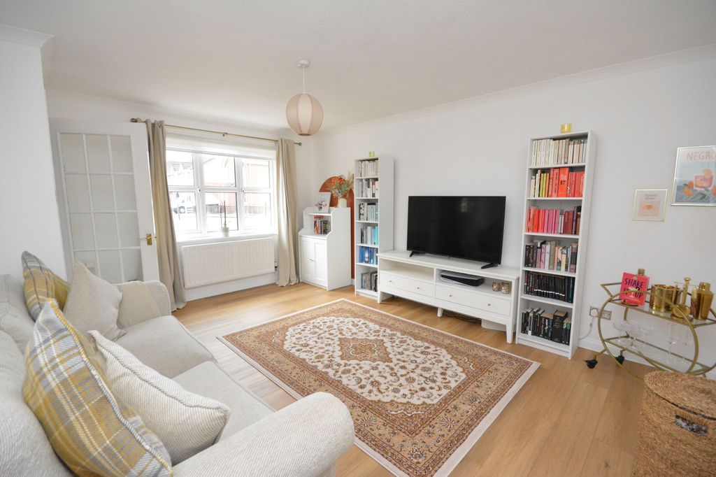 Property photo 2 of 14