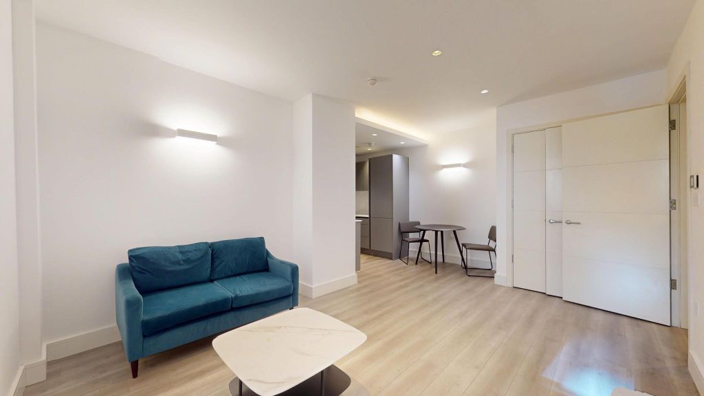 Property photo 1 of 13 Living Room