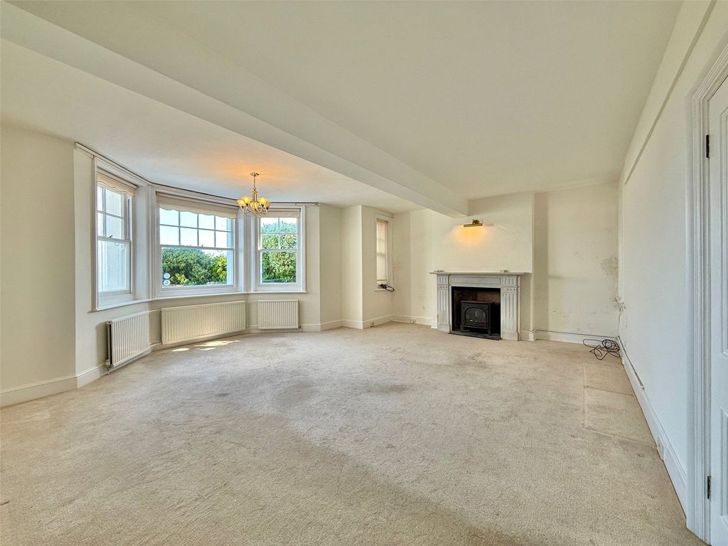 Property photo 2 of 9 Picture No. 12