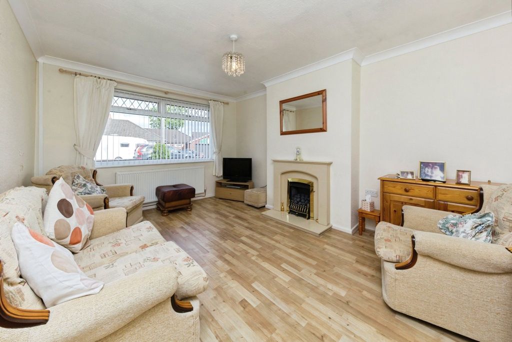 Property photo 3 of 15 Photo
