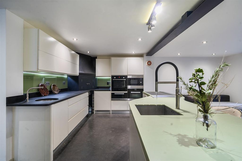 Property photo 3 of 30 1402357-17-69710B401c77d.Jpg