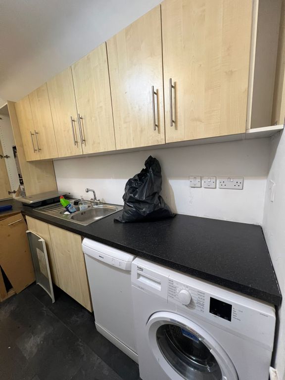 Property photo 3 of 9 7