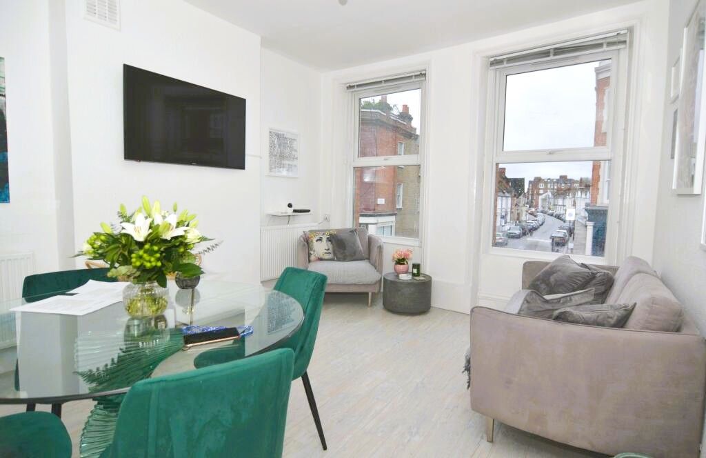 Property photo 2 of 8 81Ef9B343B8d97d6A60Aa24c635338cc.Jpeg