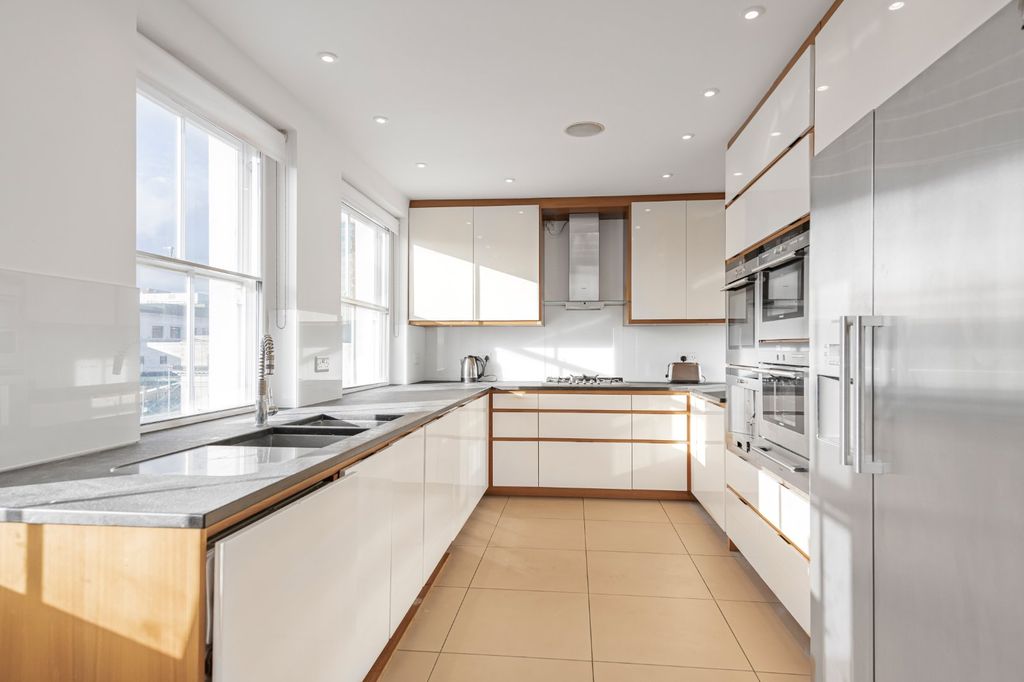 Property photo 3 of 23 Picture No. 31