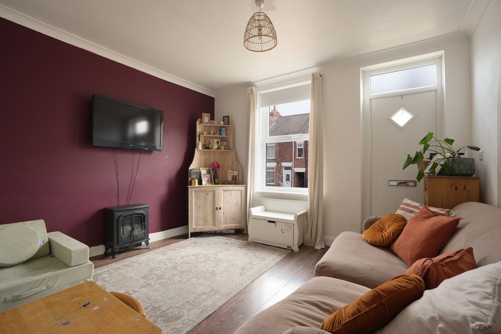 Property photo 2 of 25 Living Room