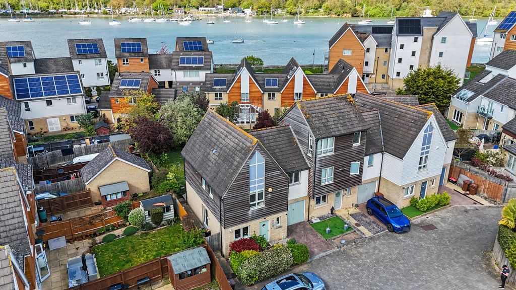 Property photo 1 of 27