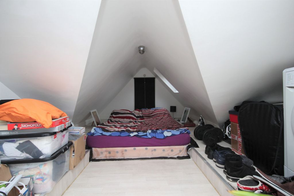 Property photo 3 of 4 Sleeping Area