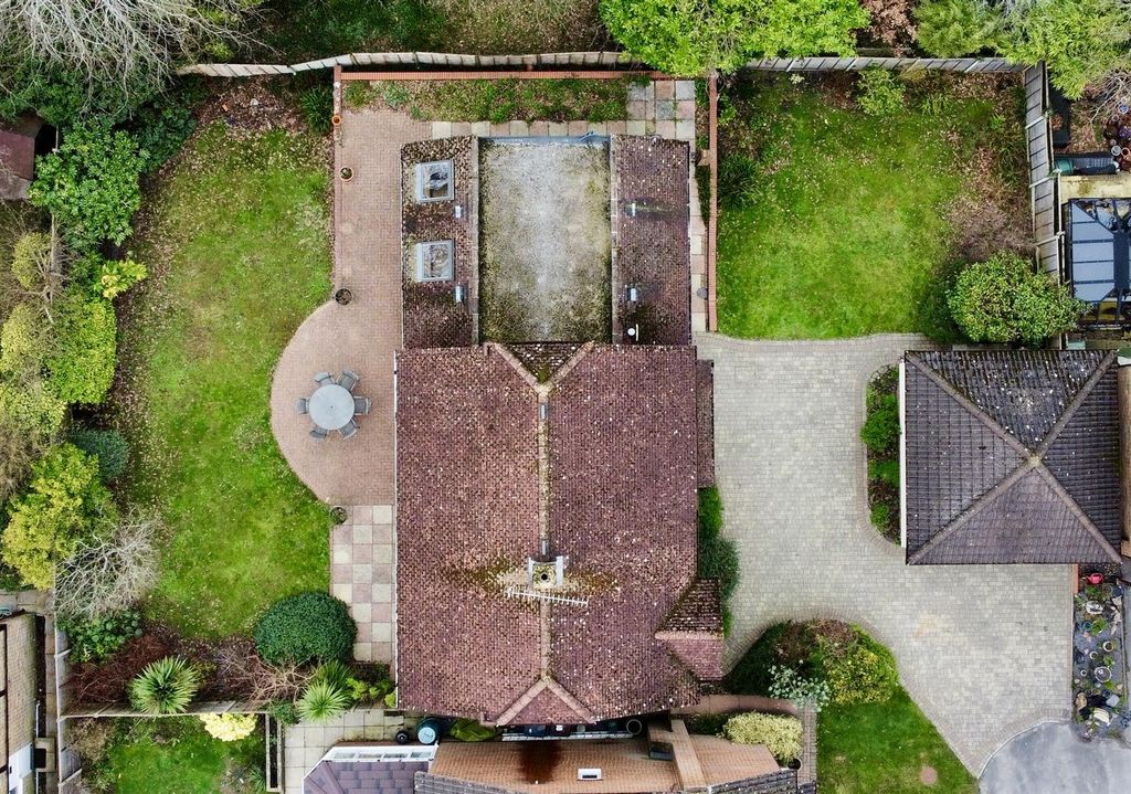 Additional image 8 of 4 bed detached house for saleShrublands Drive, Lightwater GU18
