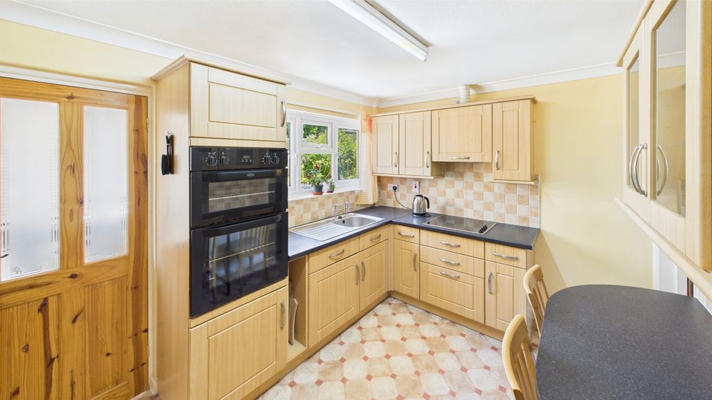Property photo 3 of 12 Gallery