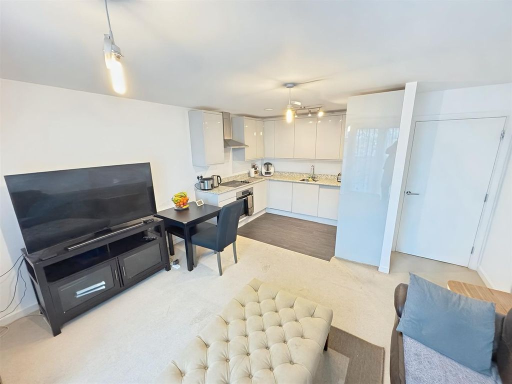 Property photo 2 of 17 Img_1885.Jpeg