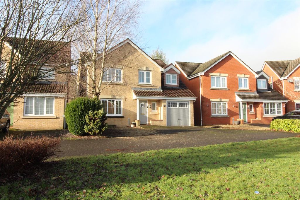 Property photo 1 of 40 Outside