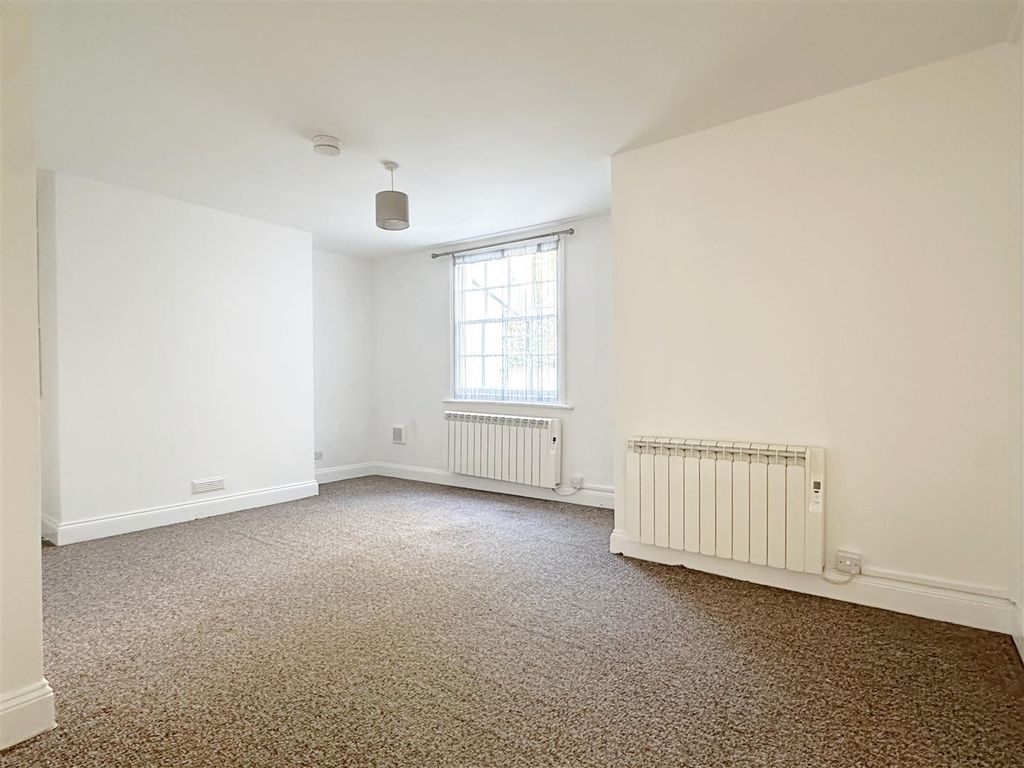 Property photo 2 of 12 Img_5033.Jpg