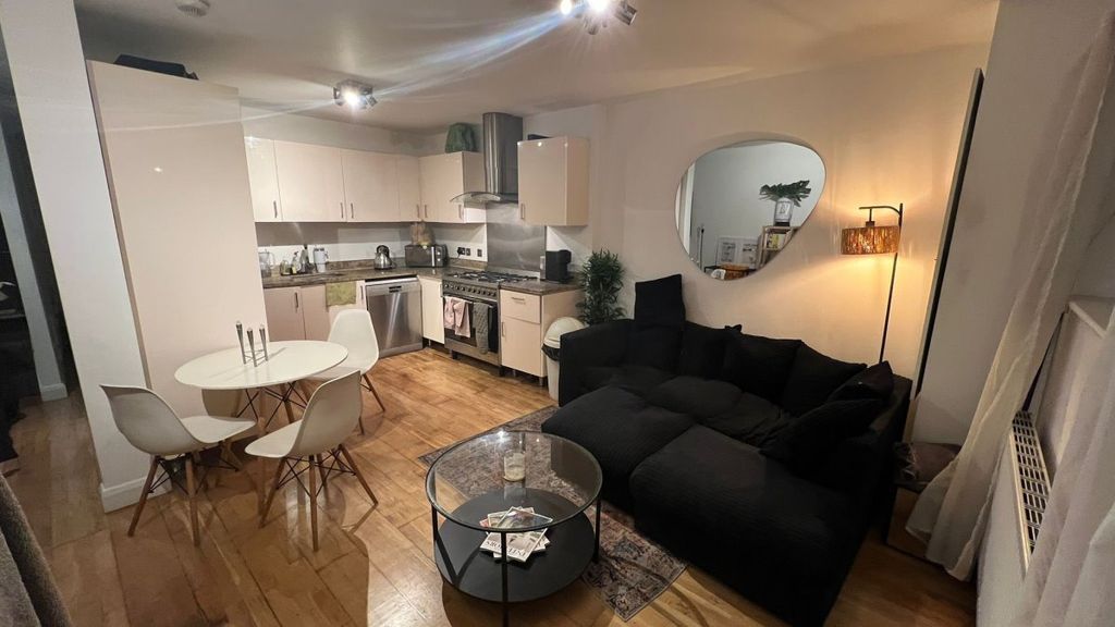 Property photo 1 of 3