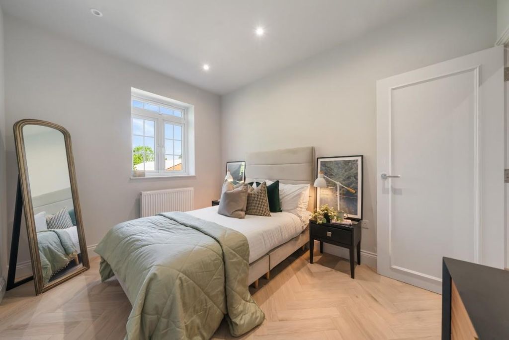 Additional image 7 of 2 bed flat for saleBelair Court, 144 High Street, Edgware HA8