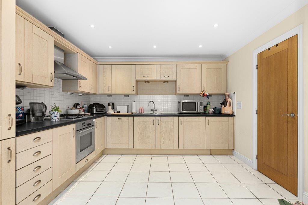 Property photo 3 of 7 Kitchen.Jpg