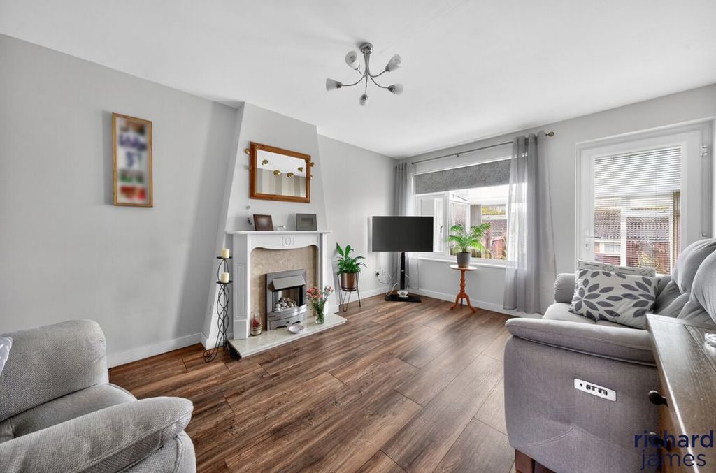 Property photo 2 of 11 d61ce922B81d46B7A3661150Cea0F2cd