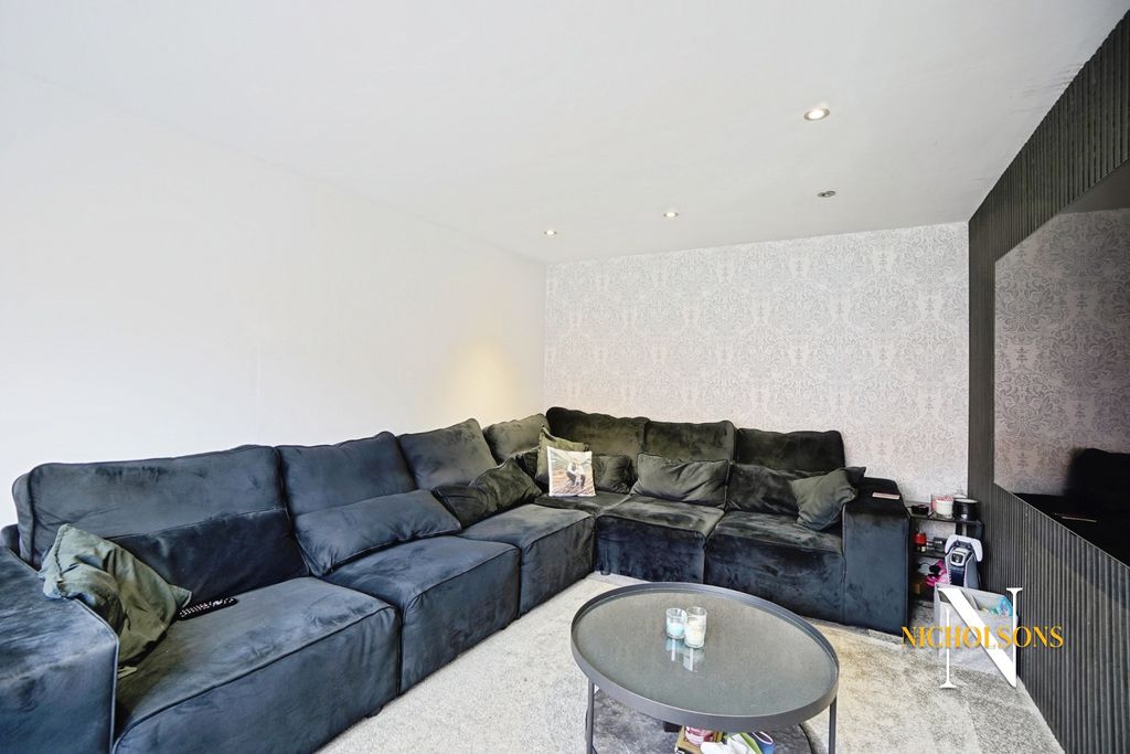 Property photo 2 of 20 1672832