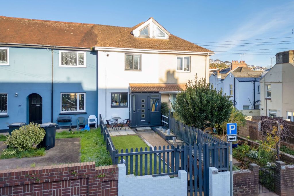 Property photo 1 of 20