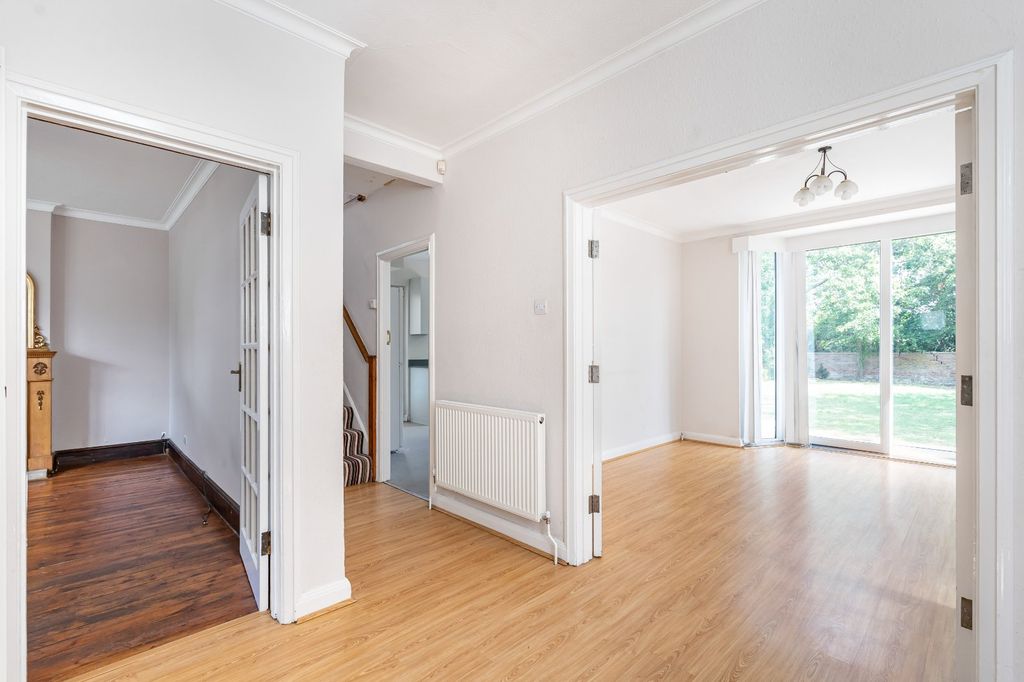 Property photo 2 of 13 Hallway