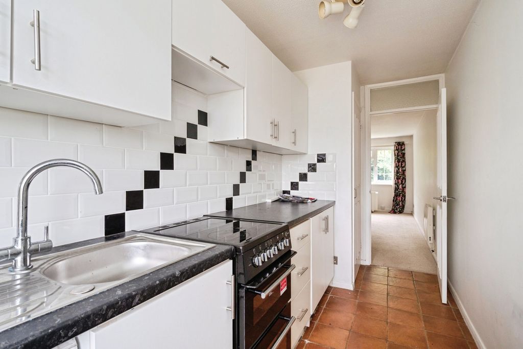 Property photo 3 of 17 Kitchen