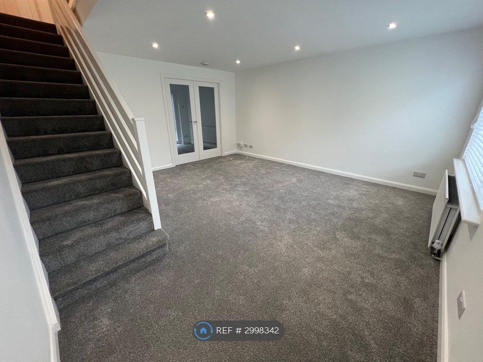 Property photo 2 of 15 Lounge